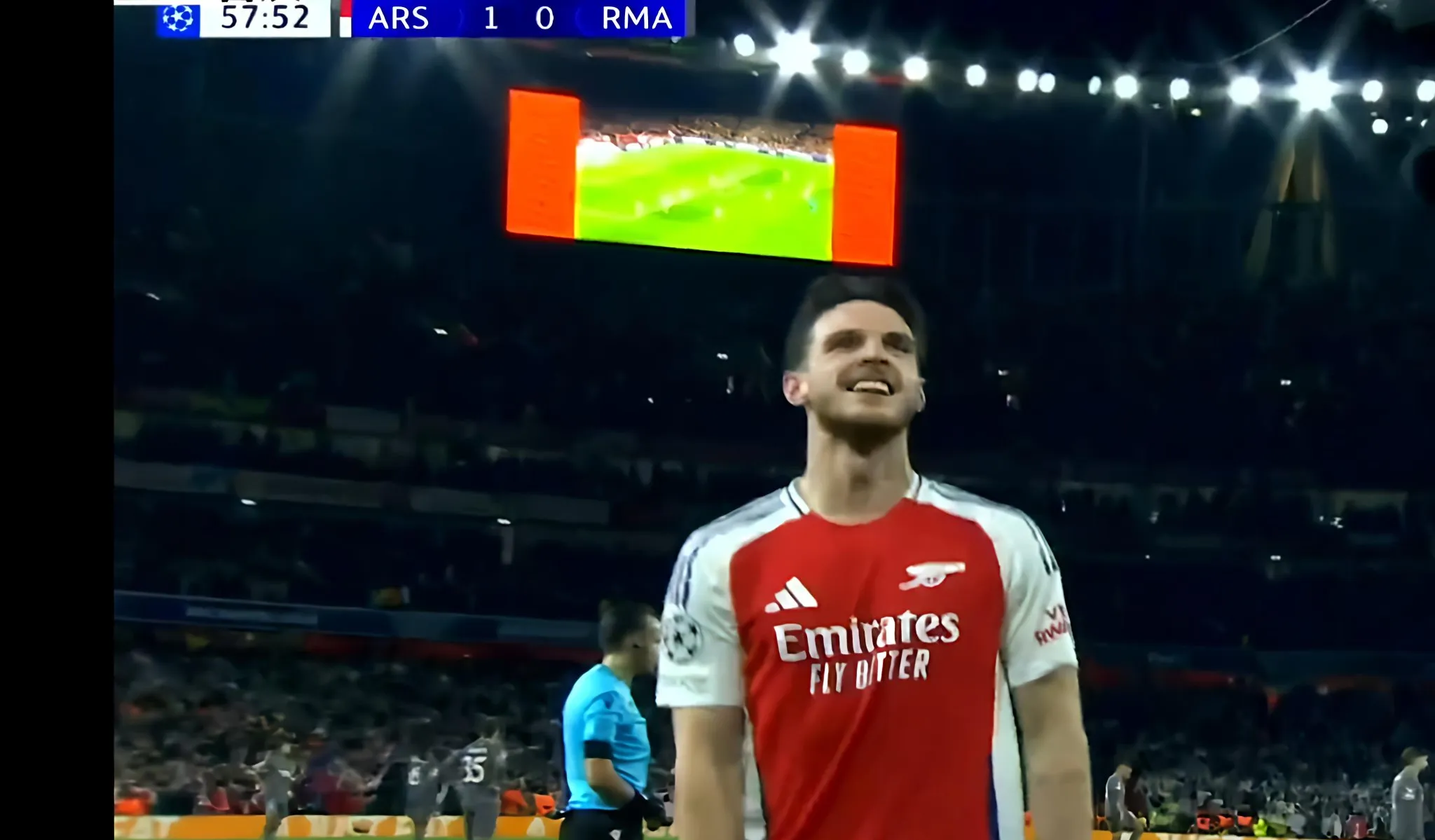 关于巴萨绝杀阿森纳，卡瓦尼扑点救主世界杯的信息