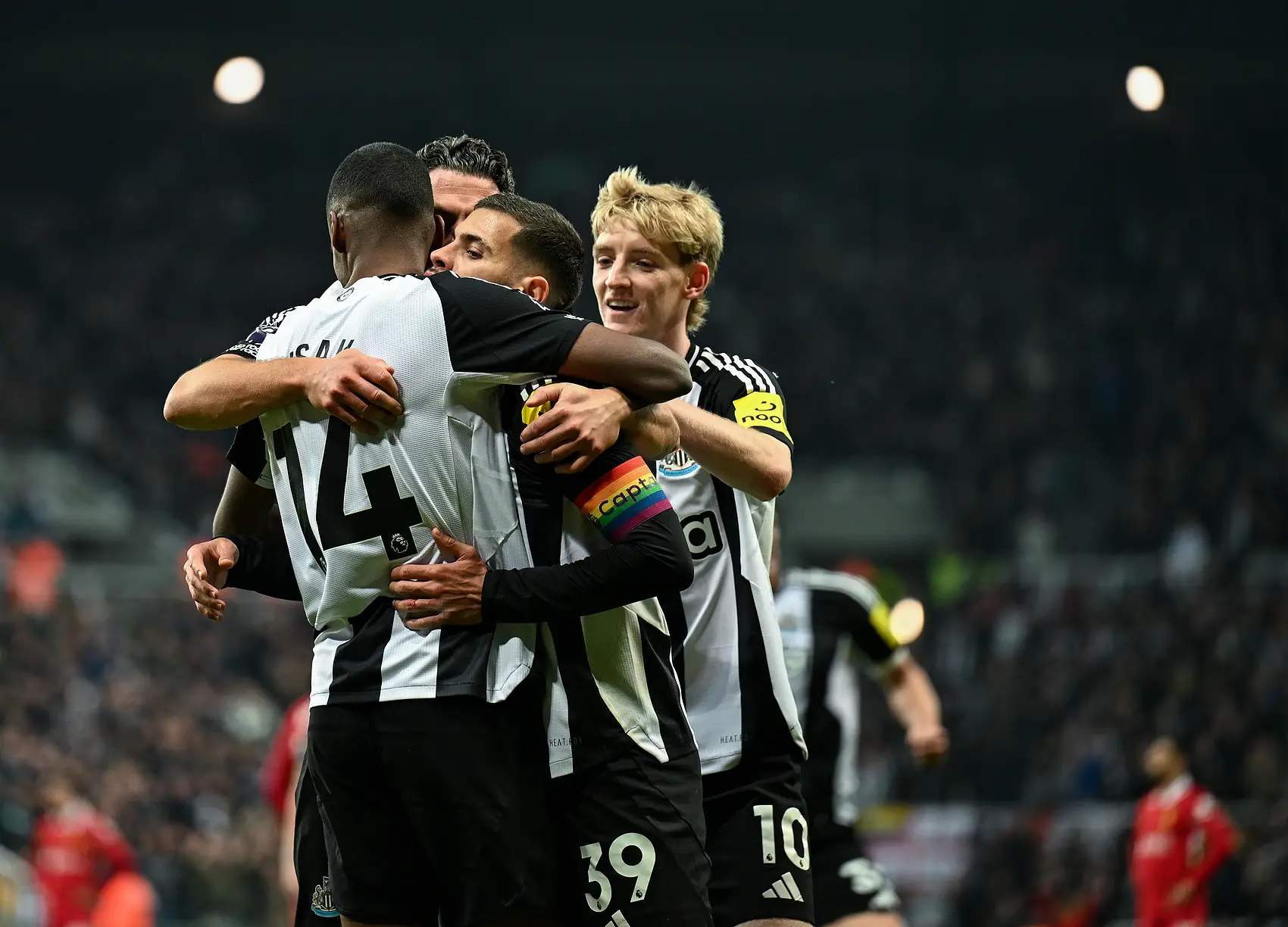 利物浦力克莱比锡，萨拉赫补时绝平欧联杯